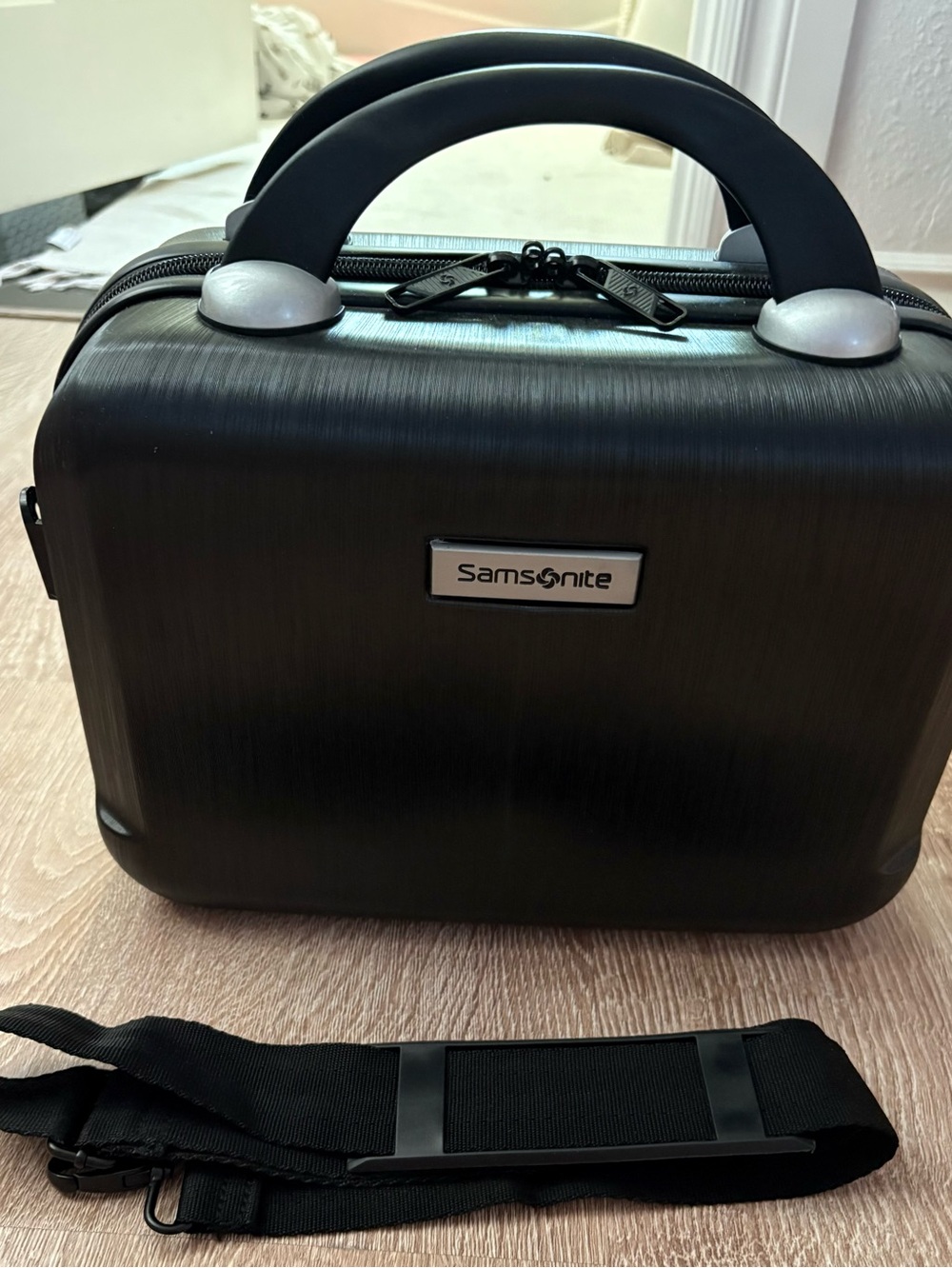Samsonite Toiletries/ Makeup carrying case
